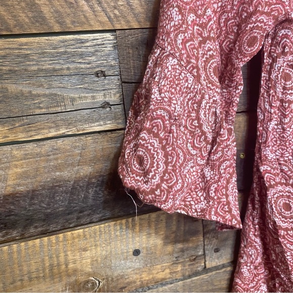 Altar’d State Pink White Floral Print 3/4 Sleeve Off The Shoulder Top - Picture 3 of 6